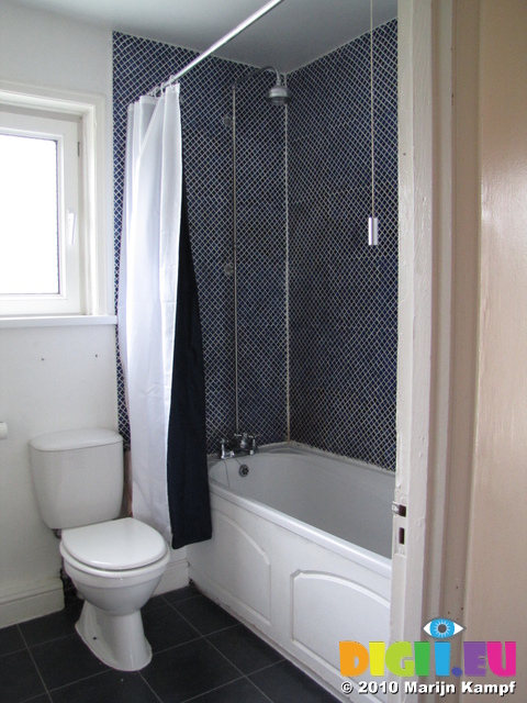 SX16718 Bathroom